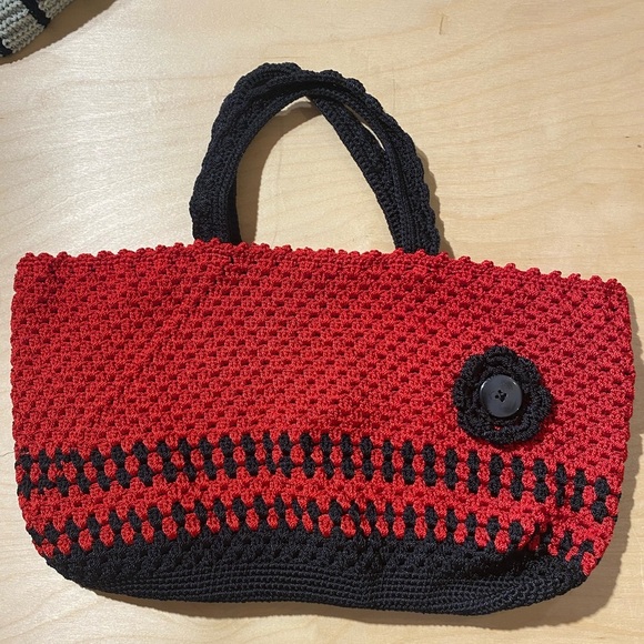 Handcrafted Red and Black Crochet Tote Bag (IY) - Picture 1 of 10